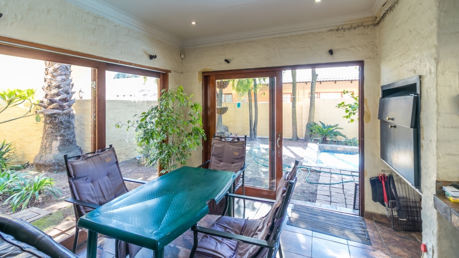 3 Bedroom Property for Sale in Amberfield Crest Estate Gauteng
