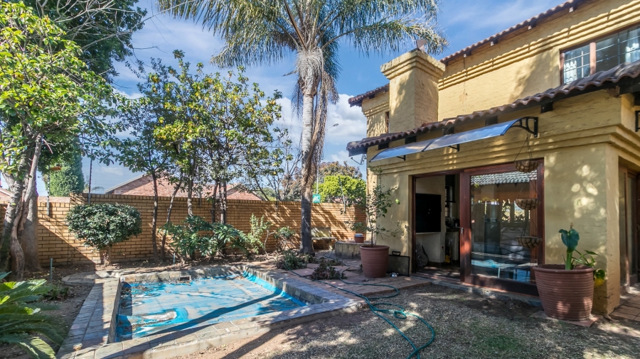 3 Bedroom Property for Sale in Amberfield Crest Estate Gauteng