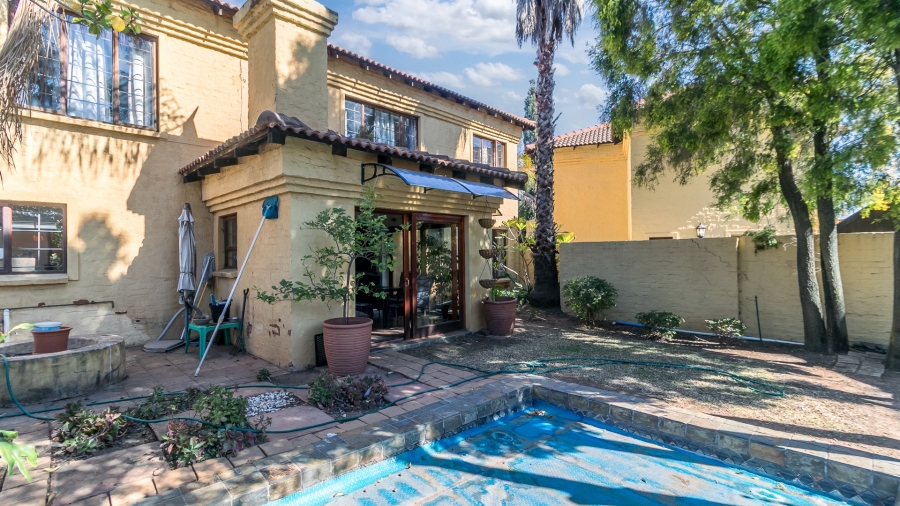 3 Bedroom Property for Sale in Amberfield Crest Estate Gauteng