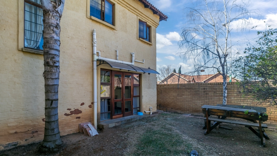 3 Bedroom Property for Sale in Amberfield Crest Estate Gauteng