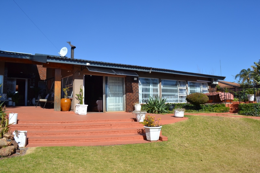 4 Bedroom Property for Sale in Rant En Dal Gauteng