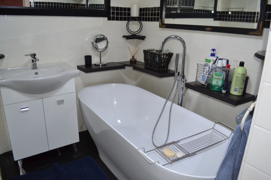 4 Bedroom Property for Sale in Rant En Dal Gauteng