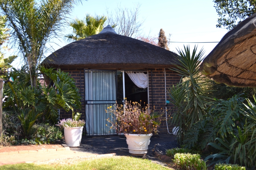 4 Bedroom Property for Sale in Rant En Dal Gauteng
