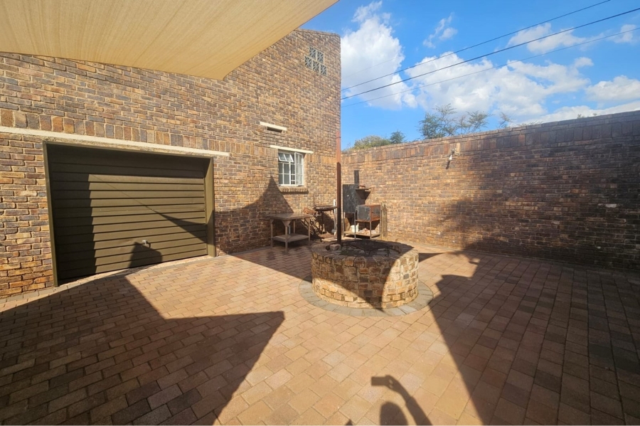 3 Bedroom Property for Sale in Wierda Park Gauteng