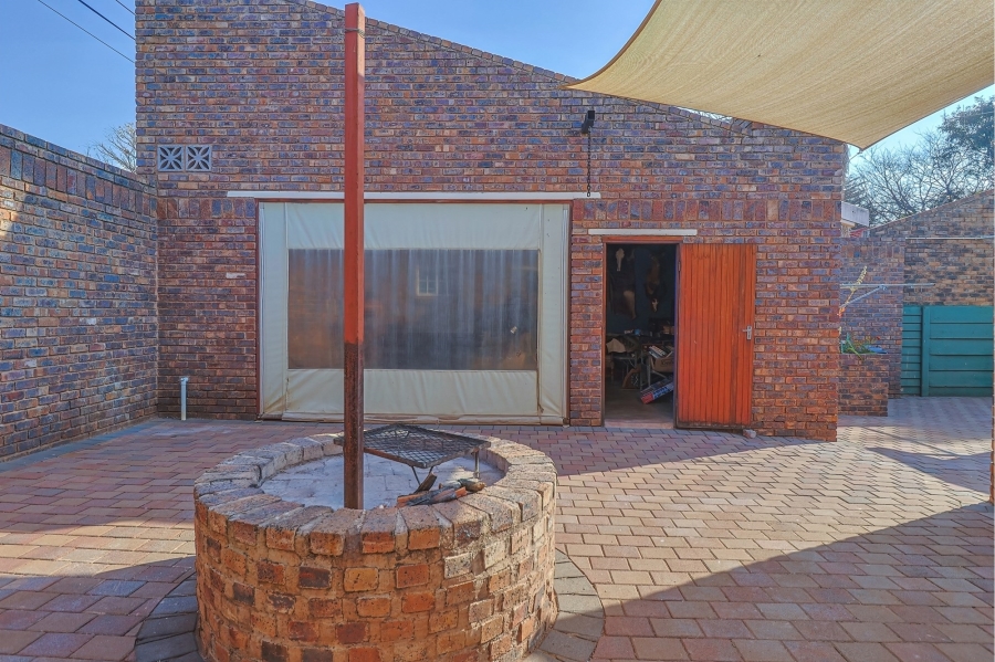3 Bedroom Property for Sale in Wierda Park Gauteng