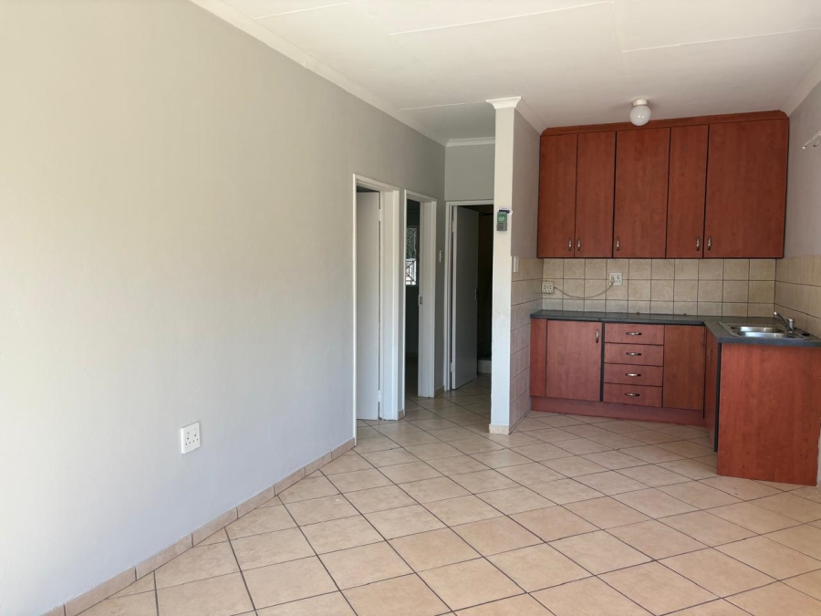 To Let 2 Bedroom Property for Rent in Mayville Gauteng