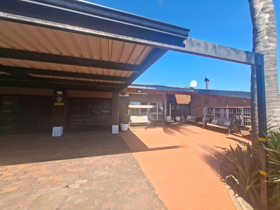 4 Bedroom Property for Sale in Rant En Dal Gauteng