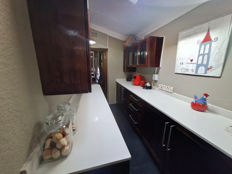 4 Bedroom Property for Sale in Rant En Dal Gauteng