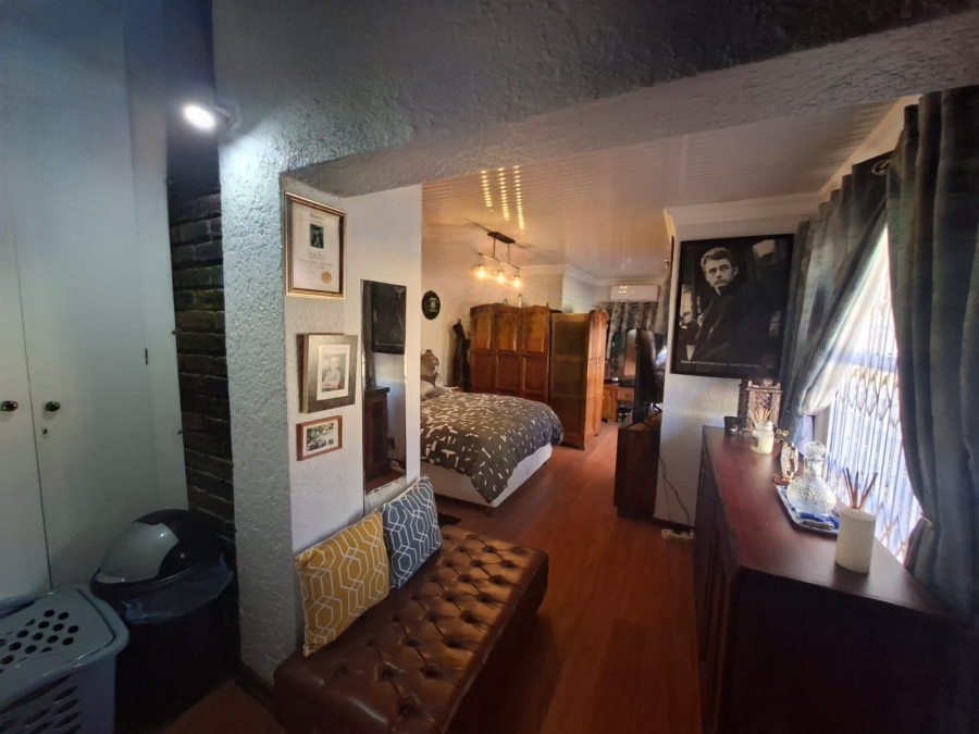 4 Bedroom Property for Sale in Rant En Dal Gauteng