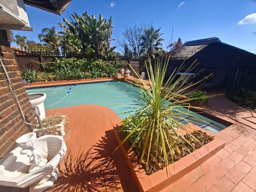 4 Bedroom Property for Sale in Rant En Dal Gauteng