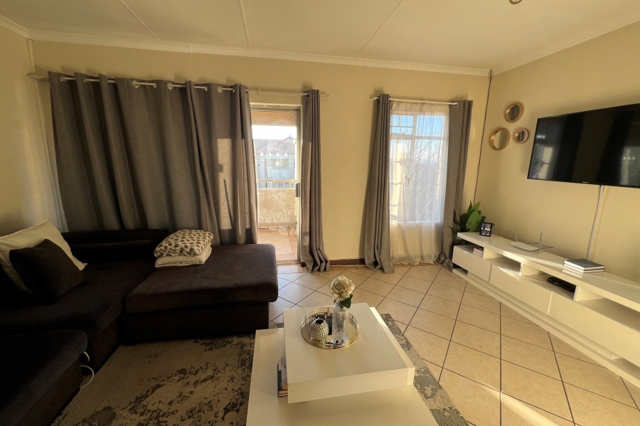 2 Bedroom Property for Sale in Monavoni Gauteng