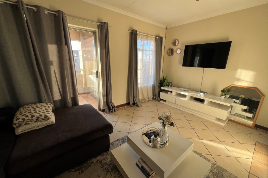 2 Bedroom Property for Sale in Monavoni Gauteng