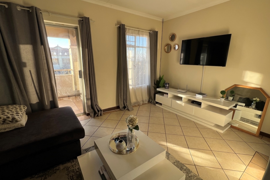 2 Bedroom Property for Sale in Monavoni Gauteng