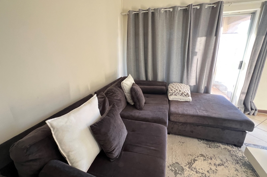 2 Bedroom Property for Sale in Monavoni Gauteng