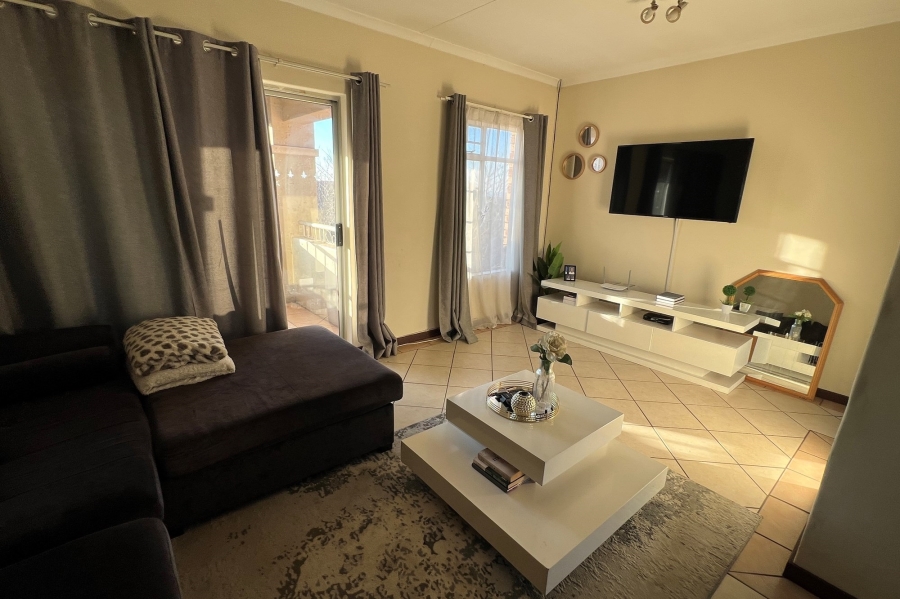2 Bedroom Property for Sale in Monavoni Gauteng