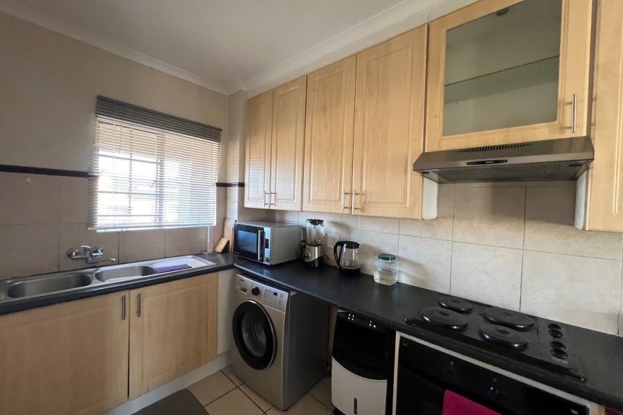 2 Bedroom Property for Sale in Monavoni Gauteng