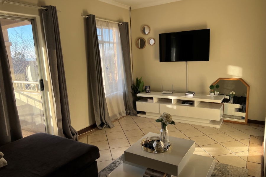 2 Bedroom Property for Sale in Monavoni Gauteng