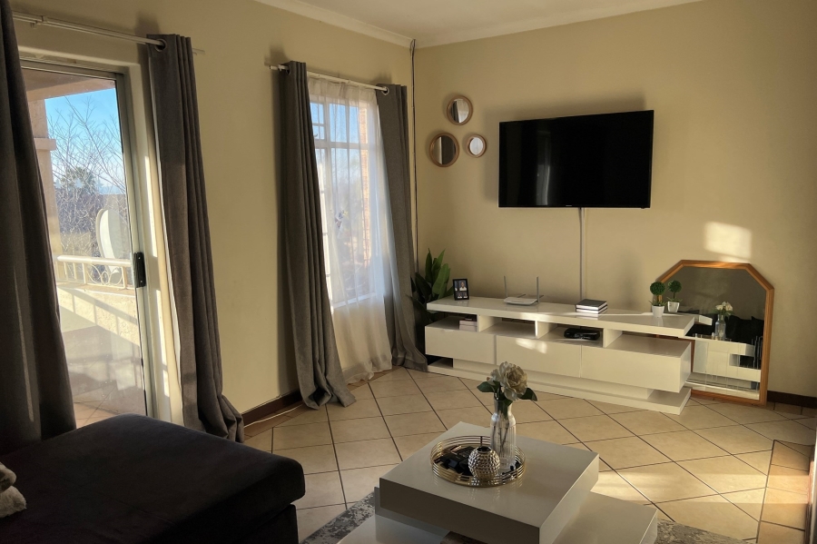 2 Bedroom Property for Sale in Monavoni Gauteng