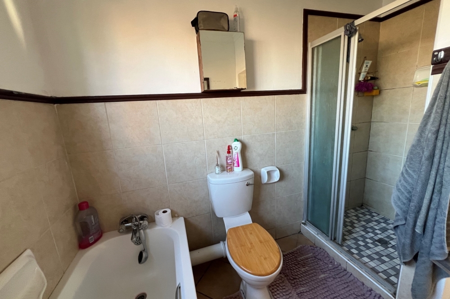 2 Bedroom Property for Sale in Monavoni Gauteng
