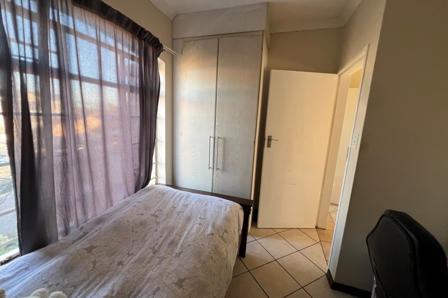 2 Bedroom Property for Sale in Monavoni Gauteng