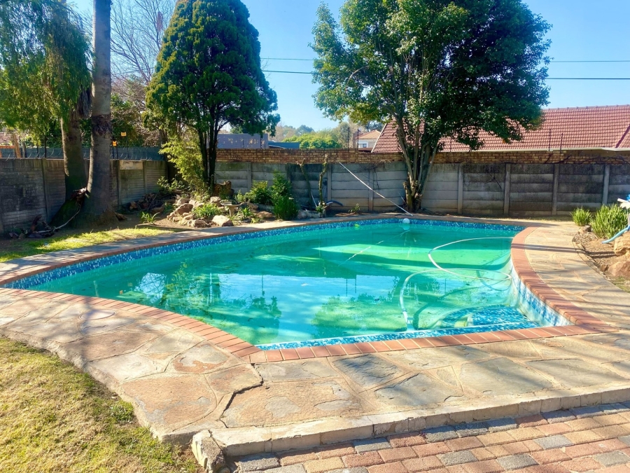 3 Bedroom Property for Sale in Morehill Gauteng