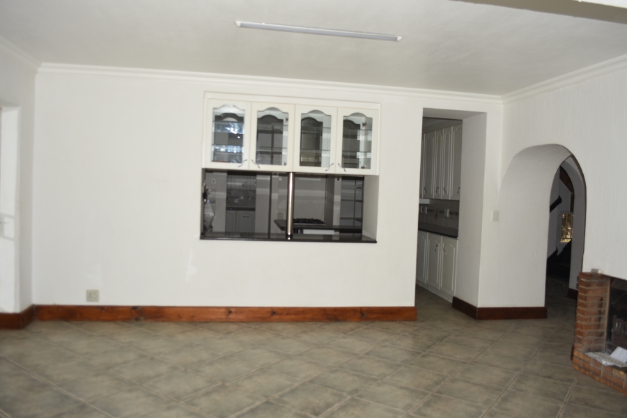 6 Bedroom Property for Sale in Ninapark Gauteng