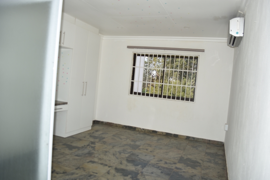6 Bedroom Property for Sale in Ninapark Gauteng