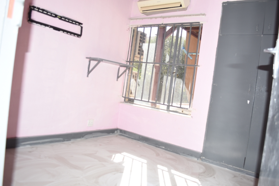 6 Bedroom Property for Sale in Ninapark Gauteng