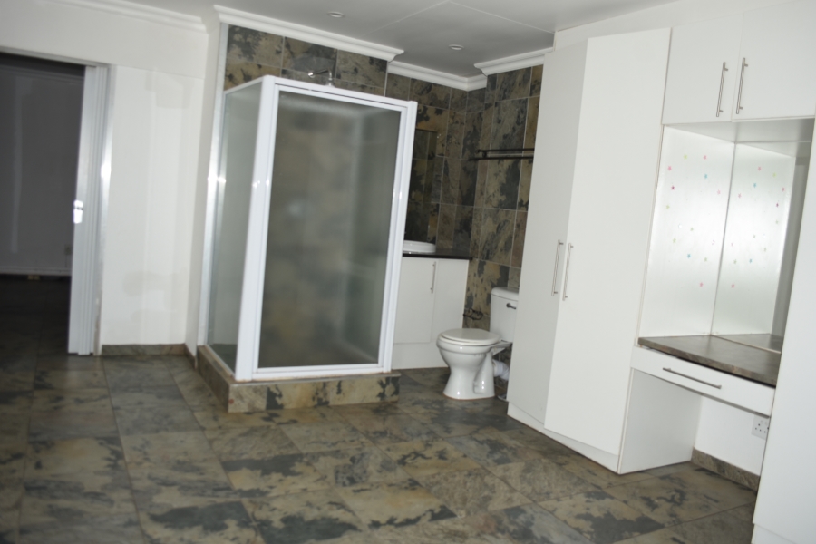 6 Bedroom Property for Sale in Ninapark Gauteng