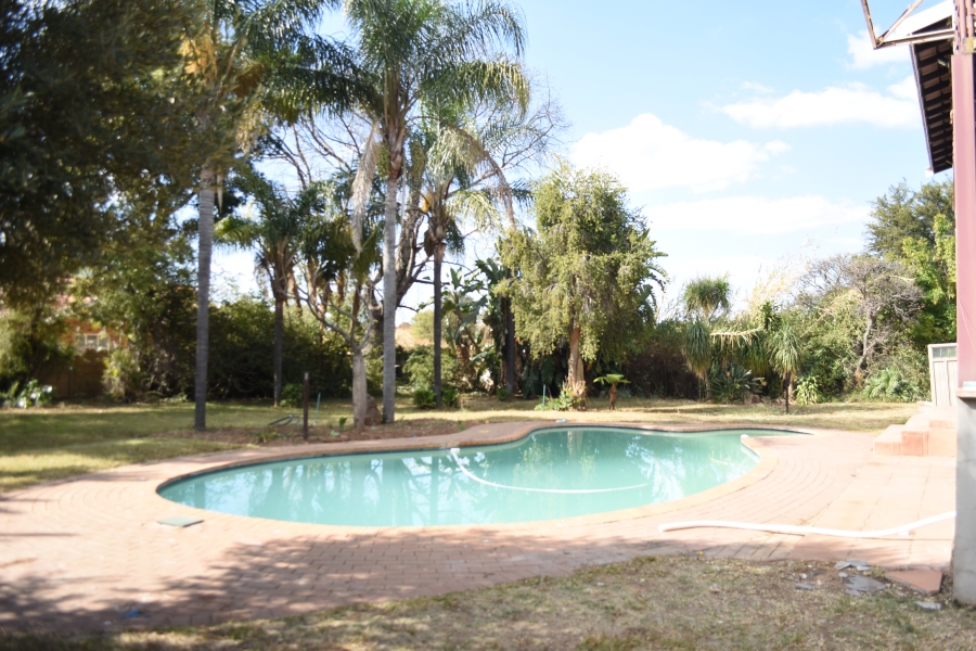 6 Bedroom Property for Sale in Ninapark Gauteng