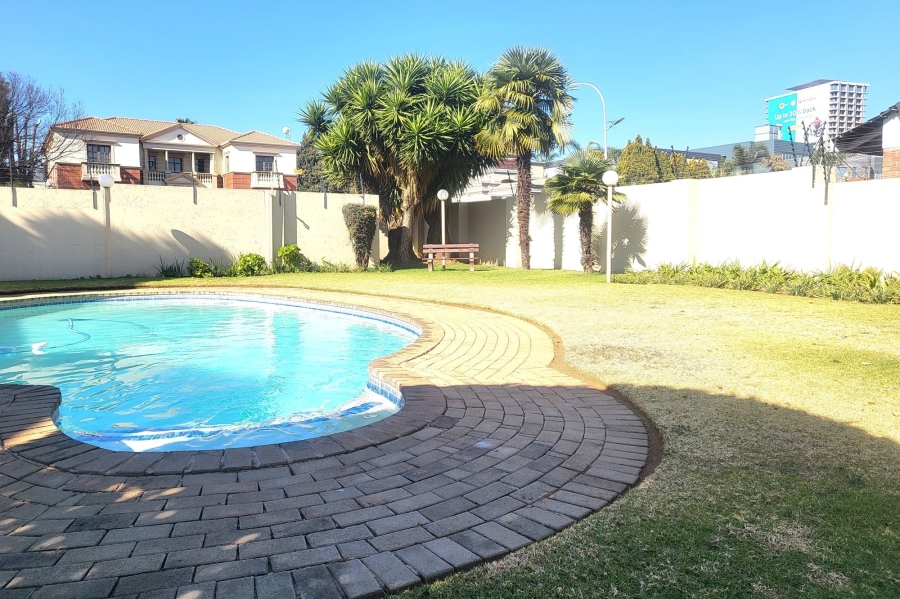 2 Bedroom Property for Sale in Bedford Gardens Gauteng