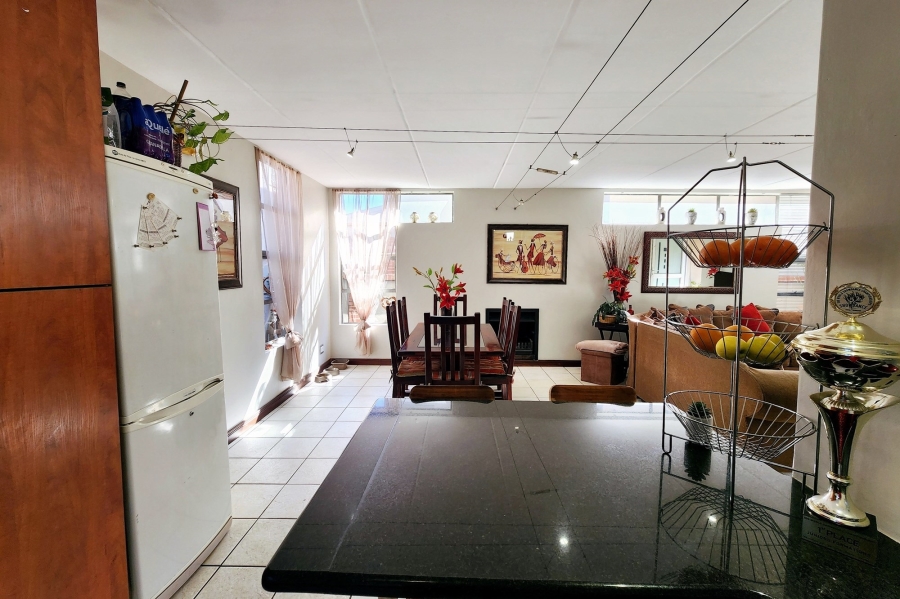To Let 3 Bedroom Property for Rent in Die Hoewes Gauteng