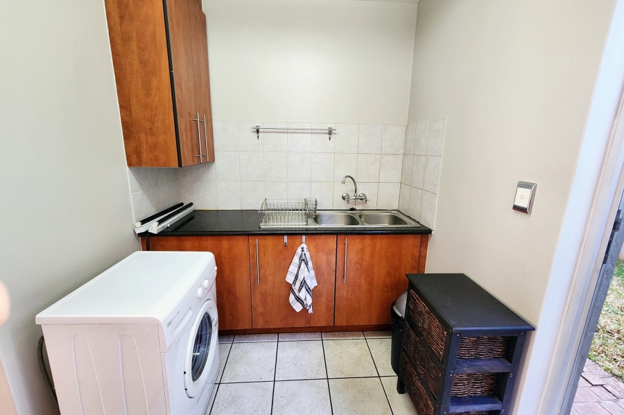 To Let 3 Bedroom Property for Rent in Die Hoewes Gauteng