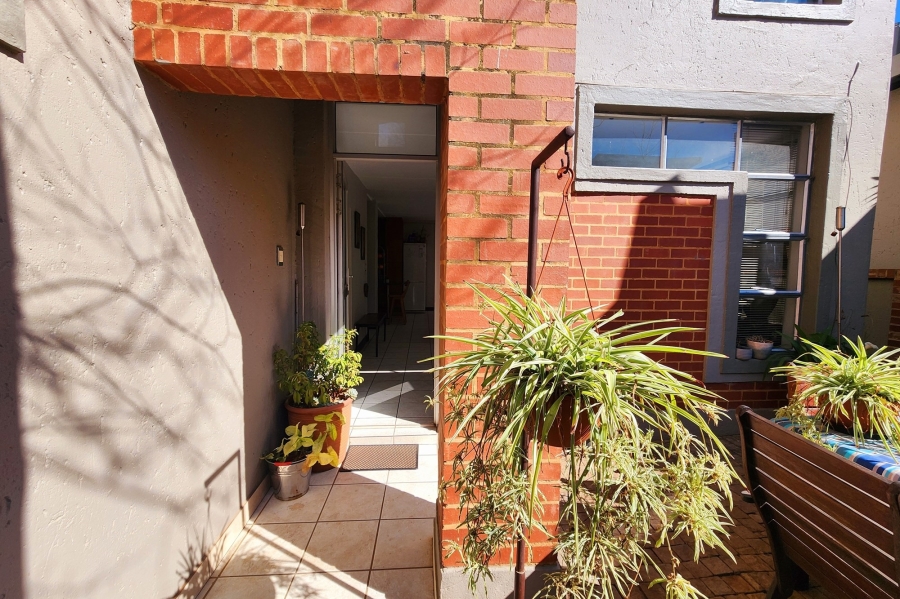 To Let 3 Bedroom Property for Rent in Die Hoewes Gauteng
