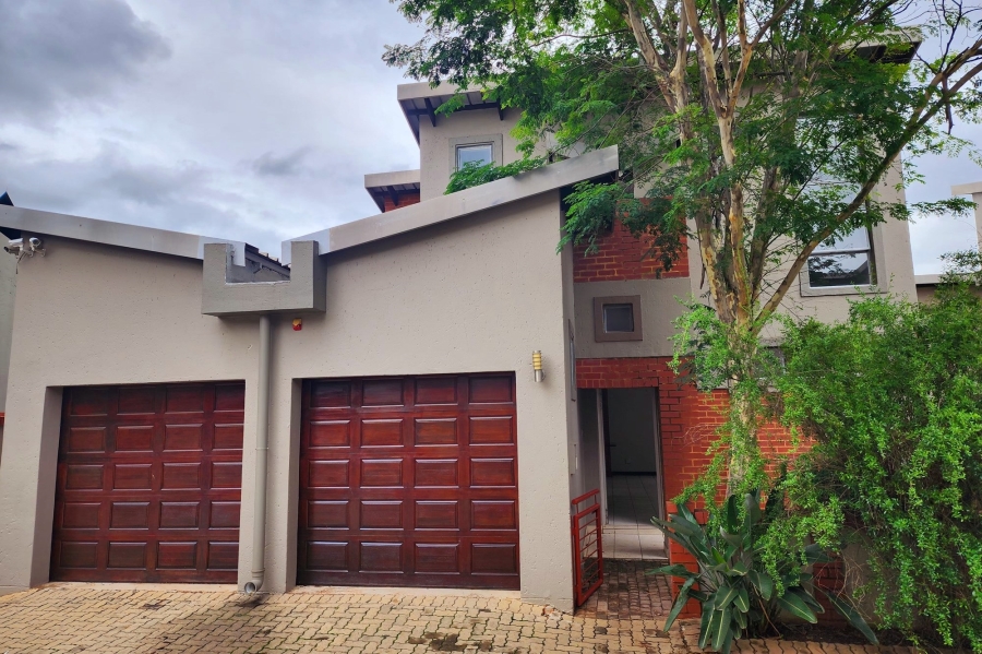 To Let 3 Bedroom Property for Rent in Die Hoewes Gauteng
