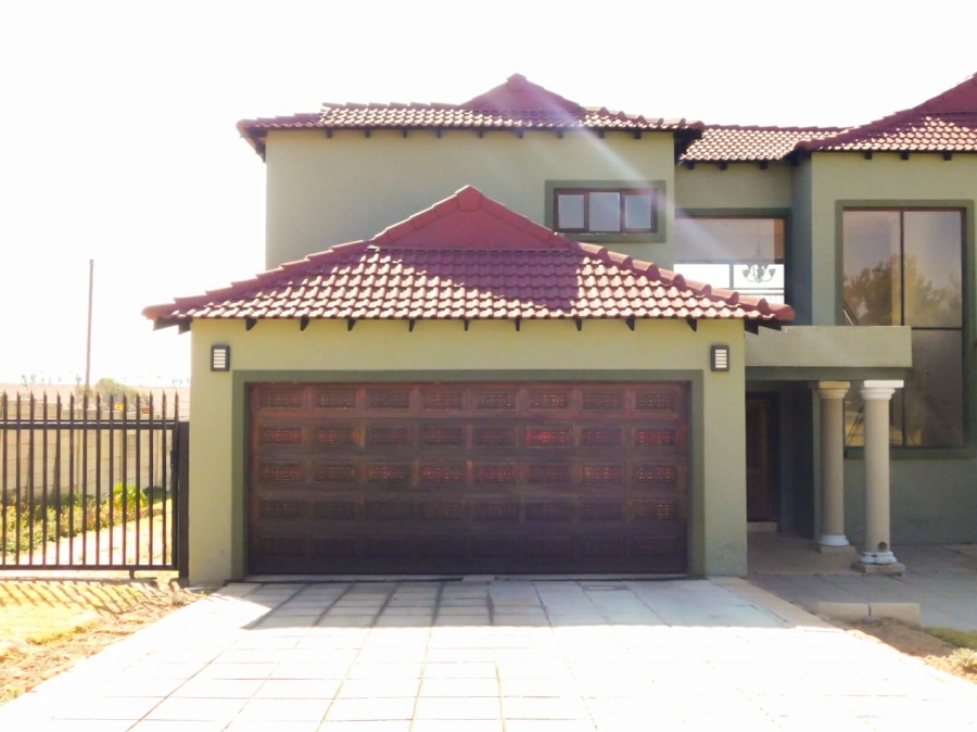 4 Bedroom Property for Sale in Overkruin Gauteng