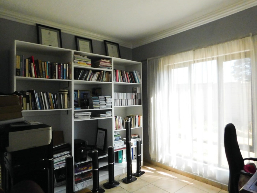 4 Bedroom Property for Sale in Overkruin Gauteng