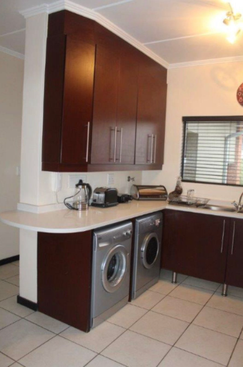 To Let 3 Bedroom Property for Rent in Bedfordview Gauteng