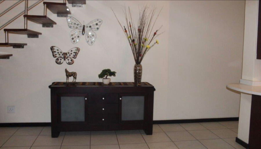 To Let 3 Bedroom Property for Rent in Bedfordview Gauteng