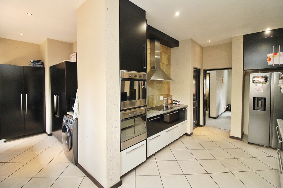 3 Bedroom Property for Sale in Bedfordview Gauteng