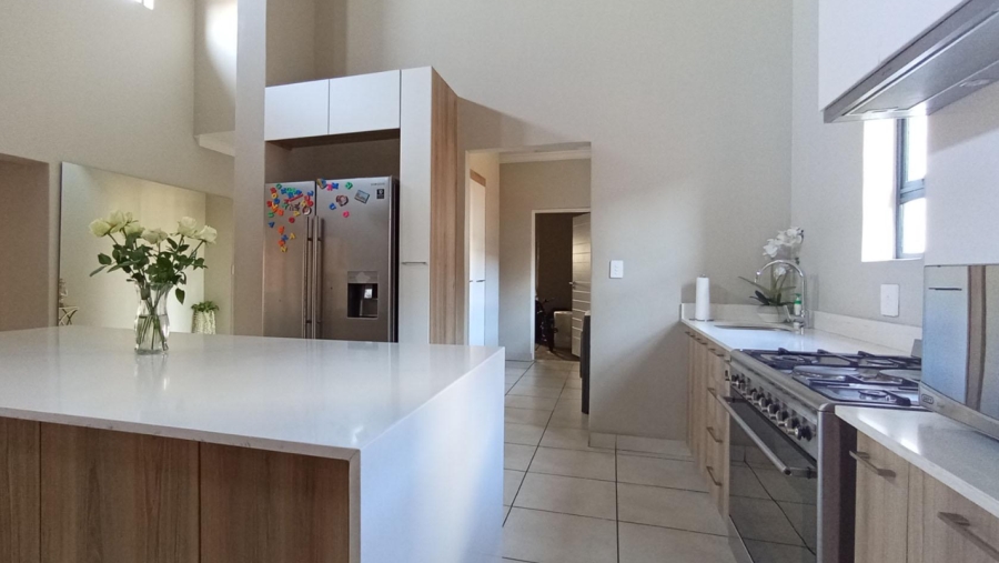 4 Bedroom Property for Sale in Six Fountains Estate Gauteng