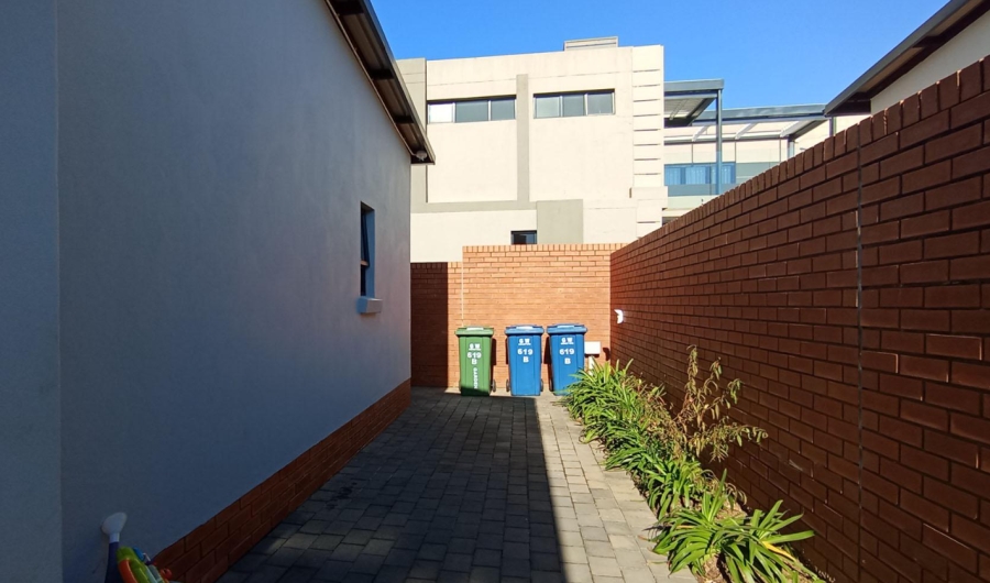 4 Bedroom Property for Sale in Six Fountains Estate Gauteng