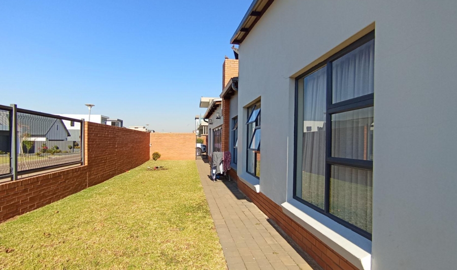 4 Bedroom Property for Sale in Six Fountains Estate Gauteng