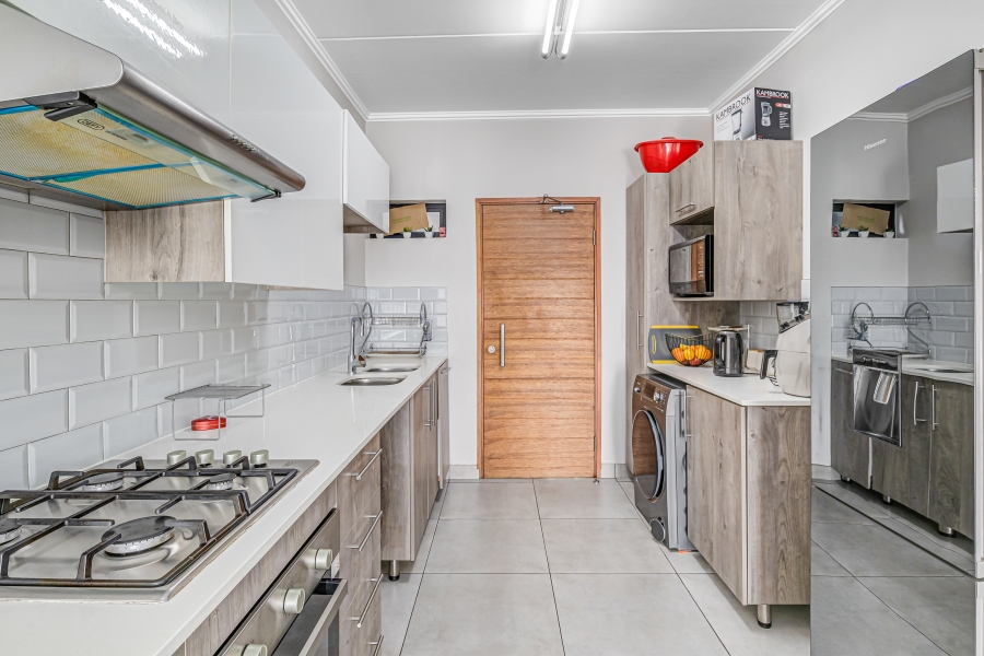 2 Bedroom Property for Sale in Glen Marais Gauteng