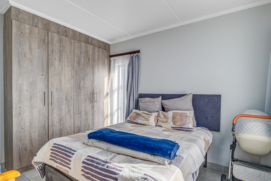 2 Bedroom Property for Sale in Glen Marais Gauteng
