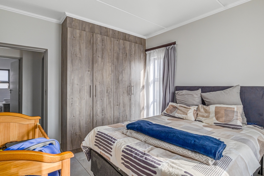 2 Bedroom Property for Sale in Glen Marais Gauteng