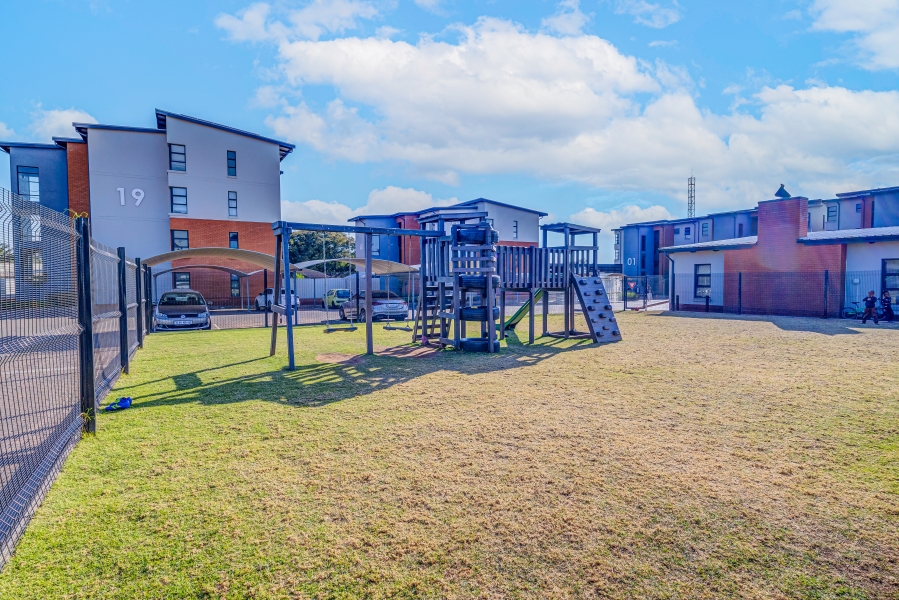 2 Bedroom Property for Sale in Glen Marais Gauteng