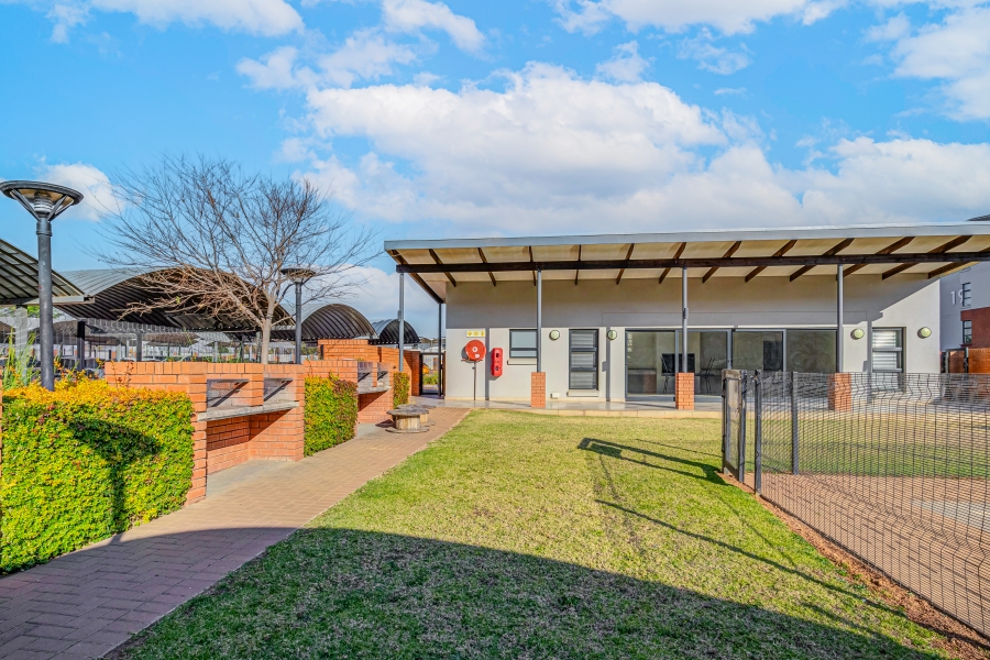 2 Bedroom Property for Sale in Glen Marais Gauteng
