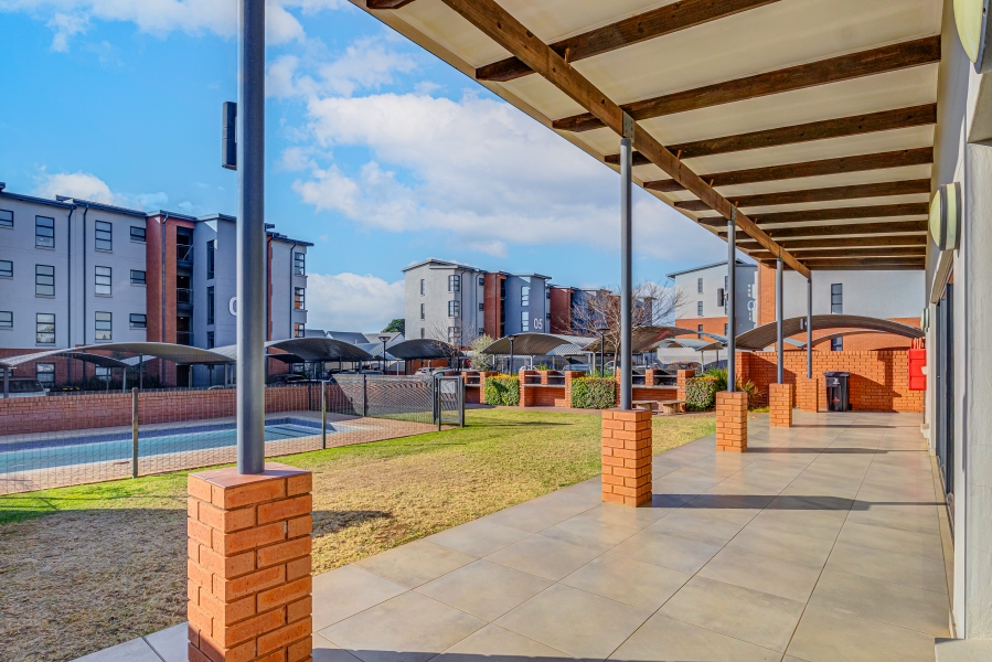 2 Bedroom Property for Sale in Glen Marais Gauteng