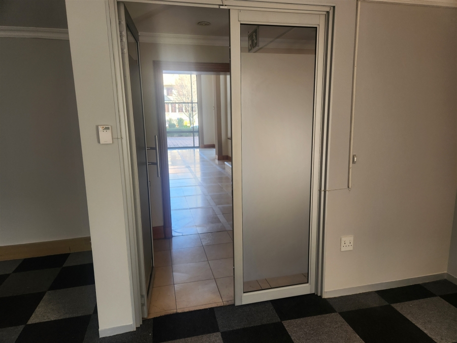 To Let commercial Property for Rent in Wierda Valley Gauteng